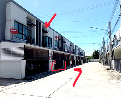 ทาวน์โฮม วิทยาลัยการสาธารณสุขสิรินธรชลบุรี : ทาวน์เฮ้าส์ สำหรับขาย ทาวน์เฮ้าส์ เมืองชลบุรี