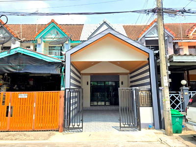 ทาวน์โฮม กรุงเทพมหานคร :  ทาวน์เฮาส์ 2 ชั้น หมู่บ้าน พูนสินธานี3 ซอย5 รีโนเวทใหม่ พร้อมอยู่ ซอยเคหะร่มเกล้า 64 เฟอร์นิเจอร์สวยๆ ลาดกระบัง