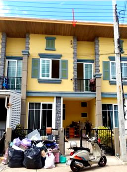 ทาวน์โฮม นิคมอุตสาหกรรมแพรกษา : ทาวน์เฮ้าส์ สำหรับขาย โกลเด้น ทาวน์ 2 ศรีนครินทร์-สุขุมวิท