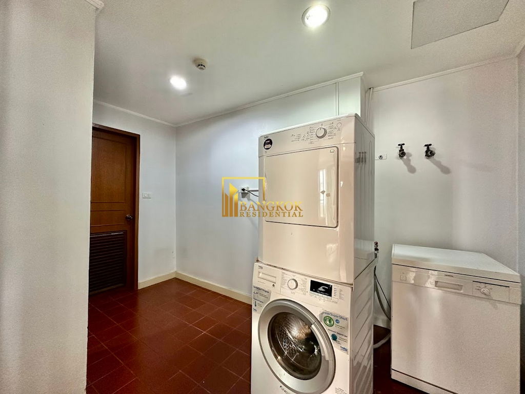 รูป Le Raffine 24 | Impressive 3 Bedroom Duplex Condo With Private Pool - BR2479CD - รูปที่ 28/44