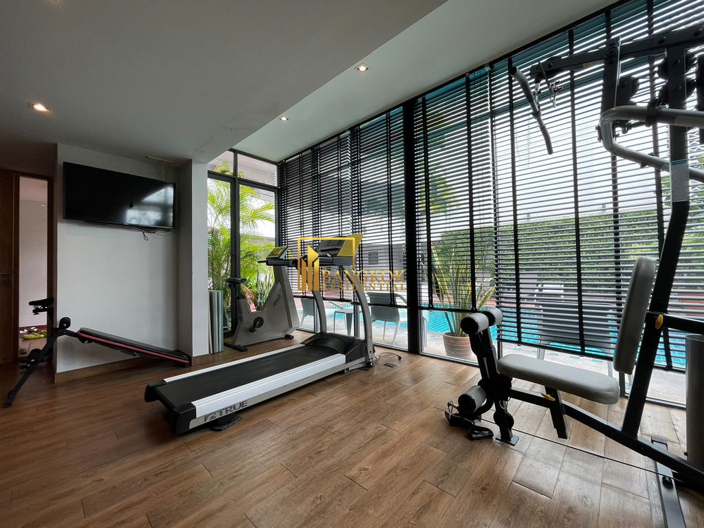 รูป Renovated 2 Bedroom Apartment For Rent in Phrom Phong - BR21147AP - รูปที่ 27/34