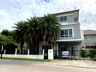 บ้านเดี่ยว กรุงเทพกรีฑา : บ้านเดี่ยว สำหรับขาย บ้านเดี่ยว แกรนด์ บางกอก บูเลอวาร์ด พระราม 9-ศรีนครินทร์ สะพานสูง