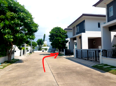 บ้านเดี่ยว พระสมุทรเจดีย์ สมุทรปราการ : บ้านแฝด สำหรับขาย บ้านแฝด Centro ประชาอุทิศ 90 กรุงเทพ&ปริมณฑล