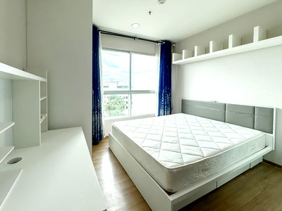 ขายคอนโด : ขาย ฟิวส์ จันทร์-สาทร ห้องสวยมาก เฟอร์ครบ ชั้นสูง วิวเมือง เดินทางสะดวก | Code DS1752 Line : @Dstay