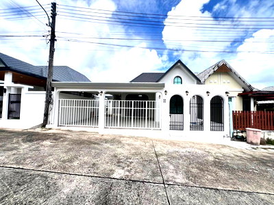 บ้านแฝด วิทยาลัยอาชีวศึกษาภูเก็ต : 🏡 บ้านแฝดรีโนเวทใหม่ สไตล์อังกฤษโมเดิร์น ป่าคลอก 3 ห้องนอน ใกล้อนุสาวรีย์ ราคา 4.19 ล้าน