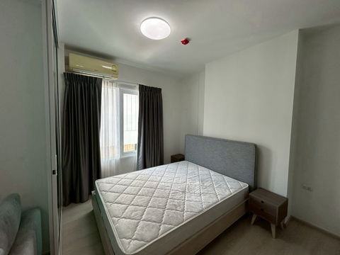 The room is beautiful, clearly divided into sections, and the price is excellent. It's close to Huai Khwang MRT station. | Code DS2194 Line : @Dstay