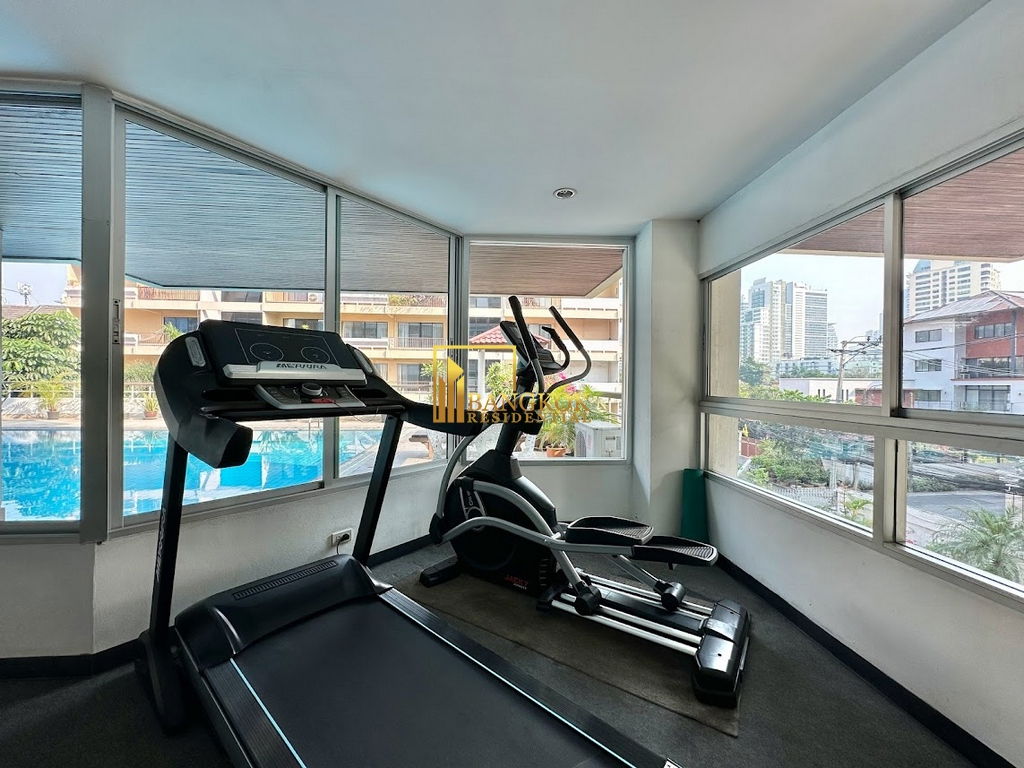 รูป Renovated 3 Bedroom Apartment For Rent in Asoke Area - BR0832AP - รูปที่ 21/26