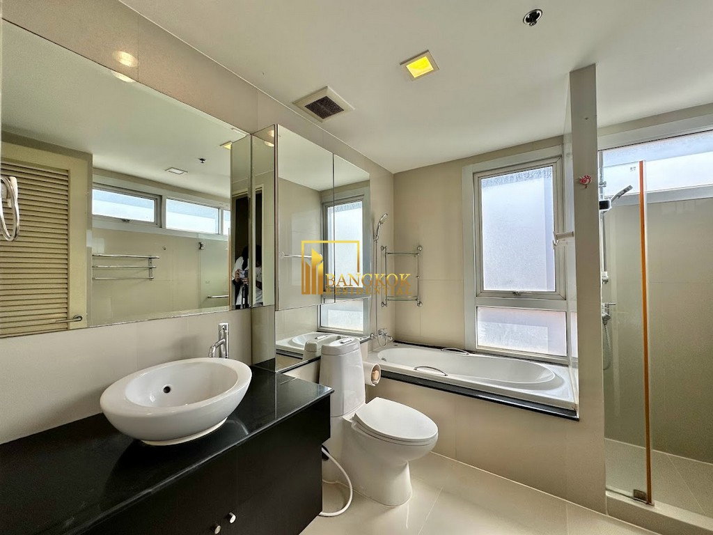รูป Nusasiri Grand Condo | Rare 3 Bedroom Property Next to Ekkamai BTS - BR5115CD - รูปที่ 11/30