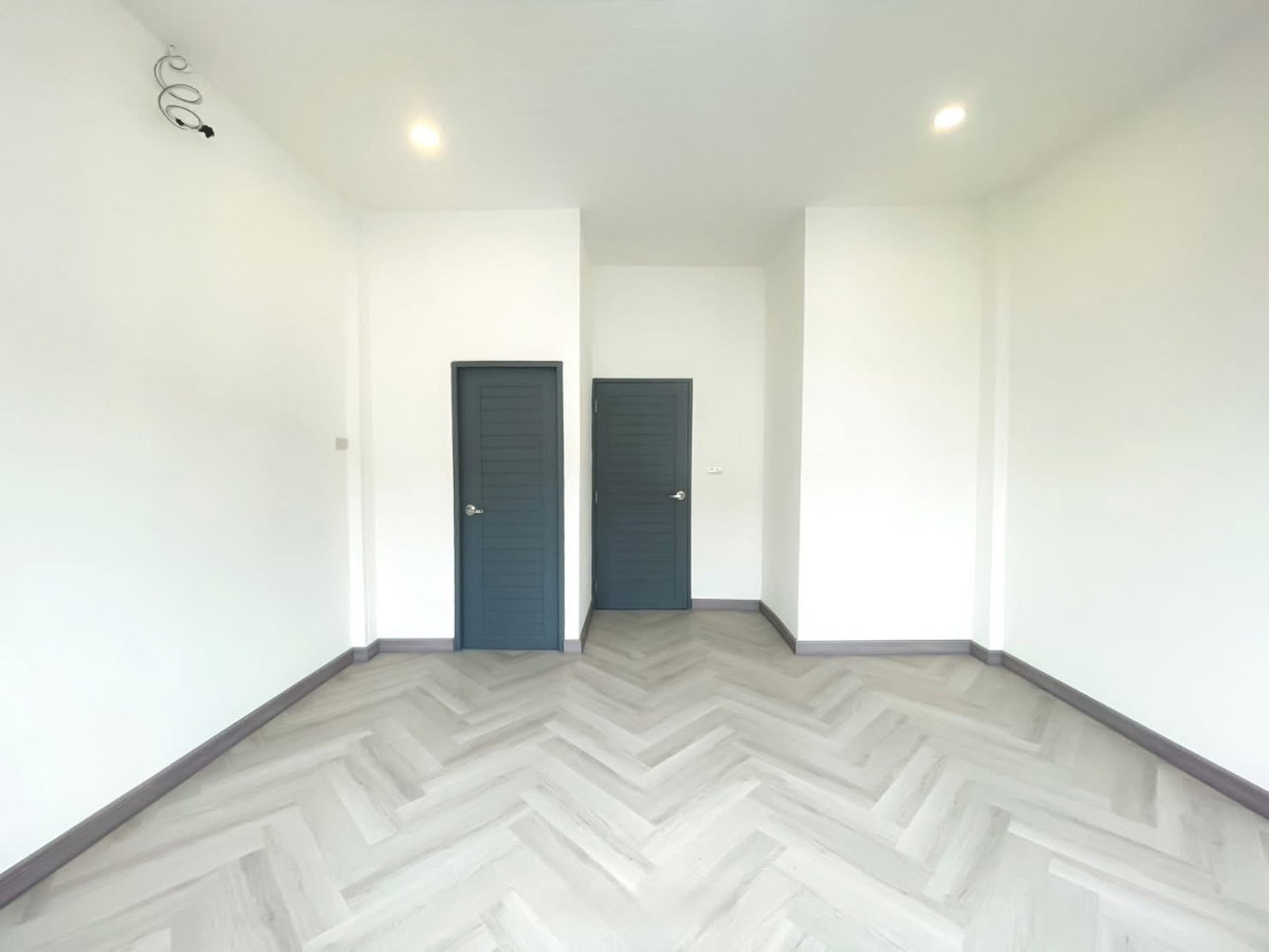 picture CB074, Townhouse for sale 4 Br, Ladprao. - 17/22