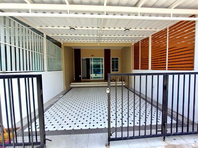 Townhouses for sale Phanat Nikhom Hospital : TOWN_HOUSE for sale ทาวน์เฮ้าส์ พรีซีโอ พลัส วัน พานทอง-ชลบุรี