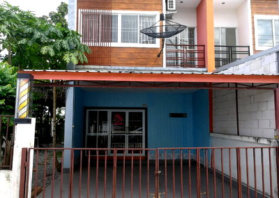 TOWN HOUSE Phan Thong Chonburi for 2.5M
