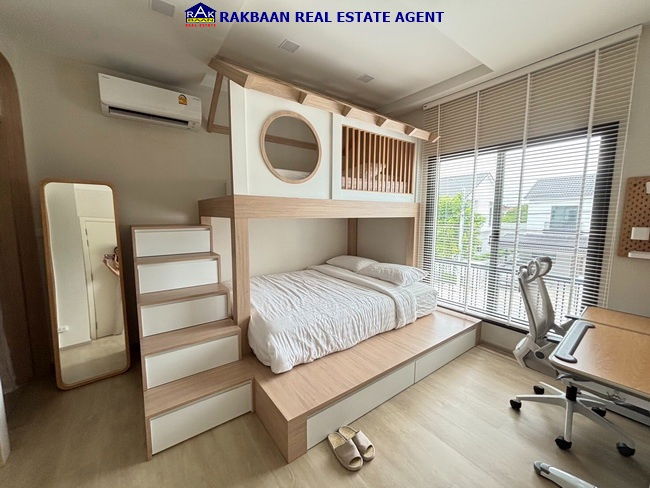 รูป ขายบ้านเดี่ยวหลังมุม บิวท์อินทั้งหลัง มบ.พิมนารา ศรีนครินทร์-บางนา 62.6ตร.ว. 4นอน 3ห้องน้ำ มีห้องเมด+ห้องน้ำแยกเป็นสัดส่วน ราคา 11.5 ล้าน - รูปที่ 6/31