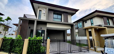 เช่าบ้านเดี่ยว เชียงใหม่ : บ้านให้เช่าพร้อมเฟอร์นิเจอร์ เครื่องใช้ไฟฟ้า โครงการ เพลินจิต คอลลิน่า สันกำแพง เชียงใหม่ (R933) T.0946511456