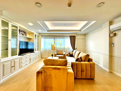 Condos for rent : Contemporary 3 Bedroom Apartment For Rent in Phrom Phong - BR20619AP