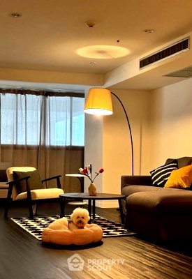 Condos for rent : Pet-Friendly 2-BR Crystal Garden Condominium Near BTS Nana (ID 2379808)