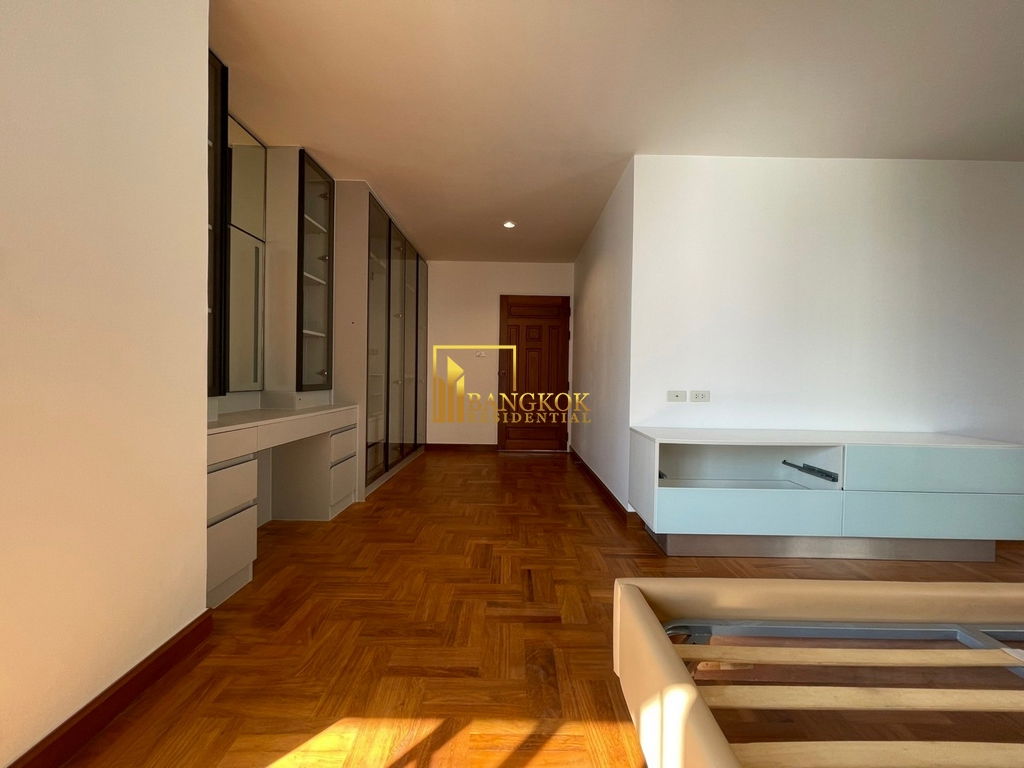 รูป Rare 4 Bedroom Penthouse Apartment For Rent in Asoke Area - BR21189AP - รูปที่ 28/49