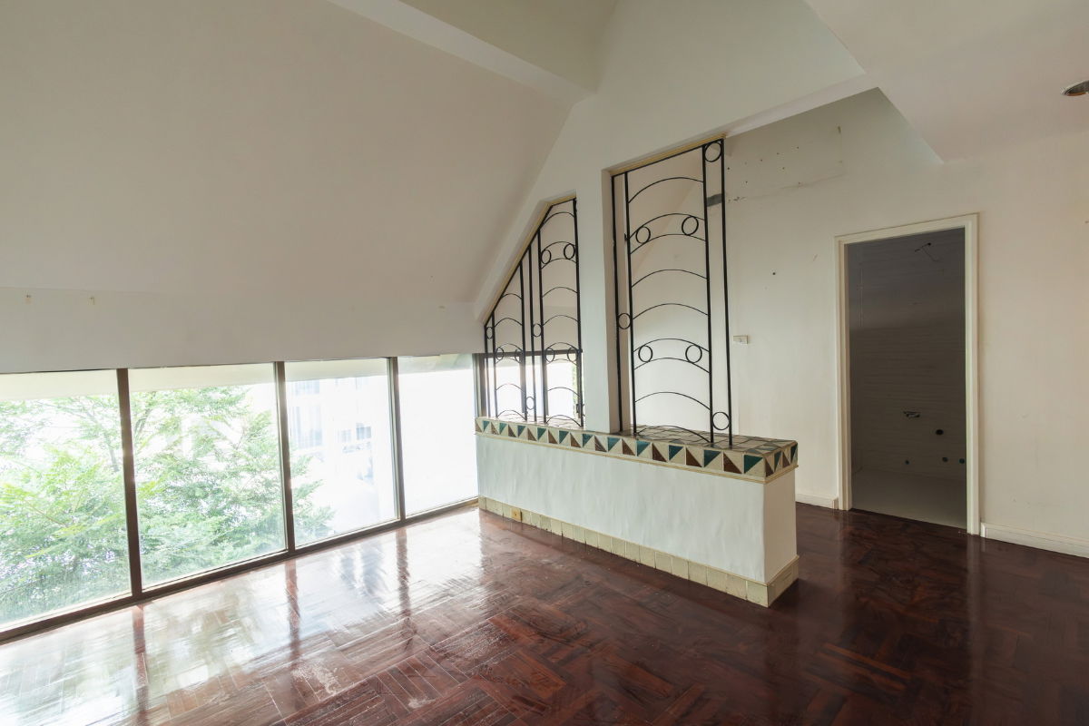 รูป ขายบ้านเดี่ยวหัวมุม ใจกลางสุขุมวิท 24 ใกล้รถไฟฟ้าพร้อมพงษ์ เอ็มโพเรียม พื้นที่ใช้สอยเยอะมาก_BL179 - รูปที่ 40/51