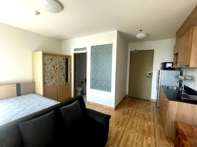 Condos for rent Robinson Bang Rak : FOR RENT  IDEO SATHORN TAKSIN CLOSE TO BTS KRUNGTHONBURI