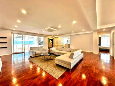 เช่ากิจการ เขตวัฒนา : Renovated 4 Bedroom Apartment in Popular Residential Area - BR20765AP