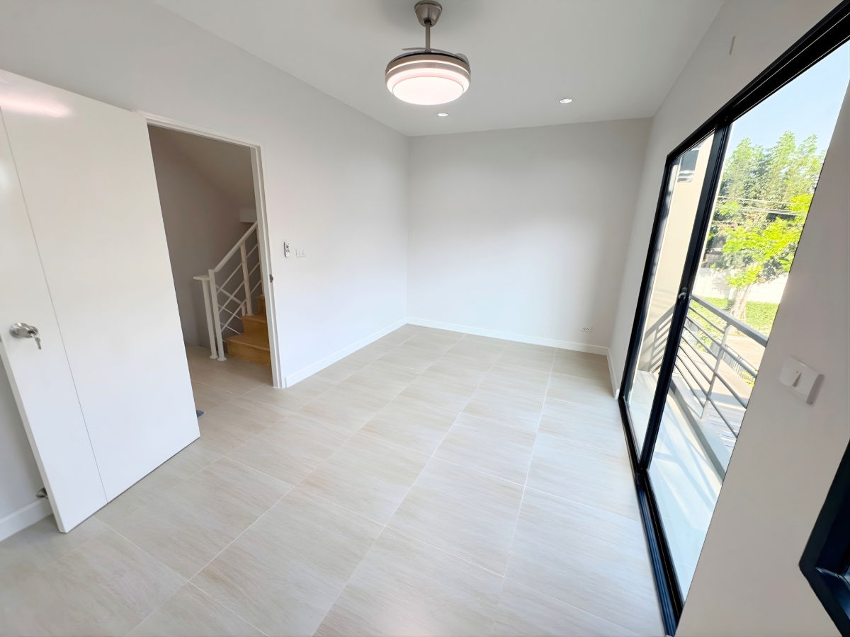 รูป ทาวน์โฮม3ชั้น รีโนเวทใหม่ ทำเลดี หมู่บ้านบ้านกลางเมือง ซอยพหลโยธิน50 แยก11-15-5 แขวงคลองถนน เขตสายไหม ใกล้รถไฟฟ้า - รูปที่ 13/19