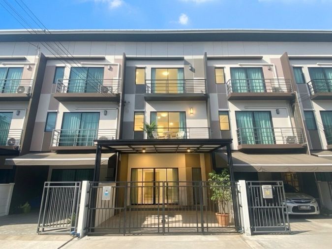 3-bed home office for sale, 160 sqm, 18.1 sq wah, Baan Klang Muang Phahonyothin 50