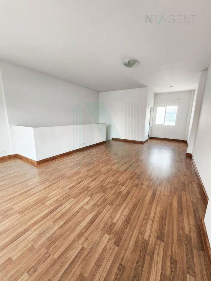 รูป 📌 ขายทาวน์โฮม โครงการ เดอะริคโค้ ทาวน์ วัชรพล 3 ชั้น 4 ห้องนอน 3 ห้องน้ำ - รูปที่ 3/8