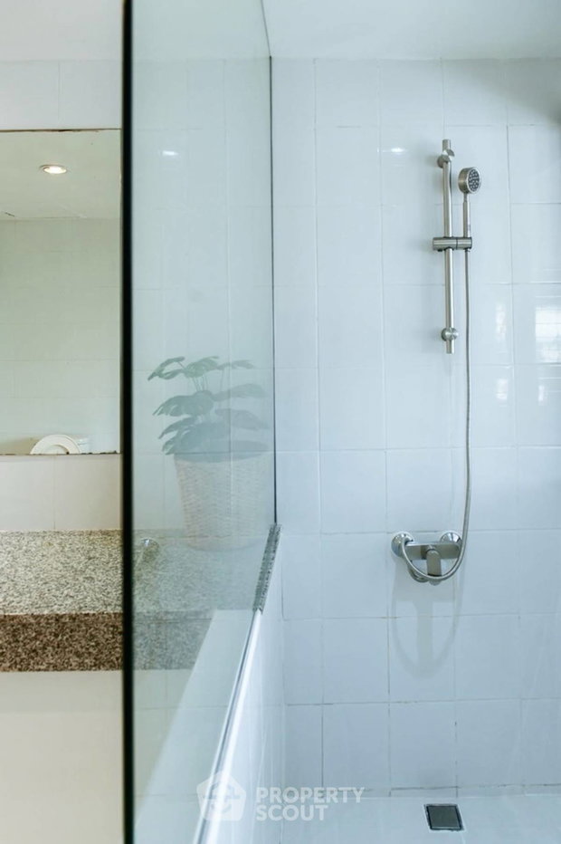 รูป คอนโดเลี้ยงสัตว์ได้ 2 ห้องนอน Crystal Garden Condominium ใกล้ BTS Nana (ID 2379808) - รูปที่ 11/13