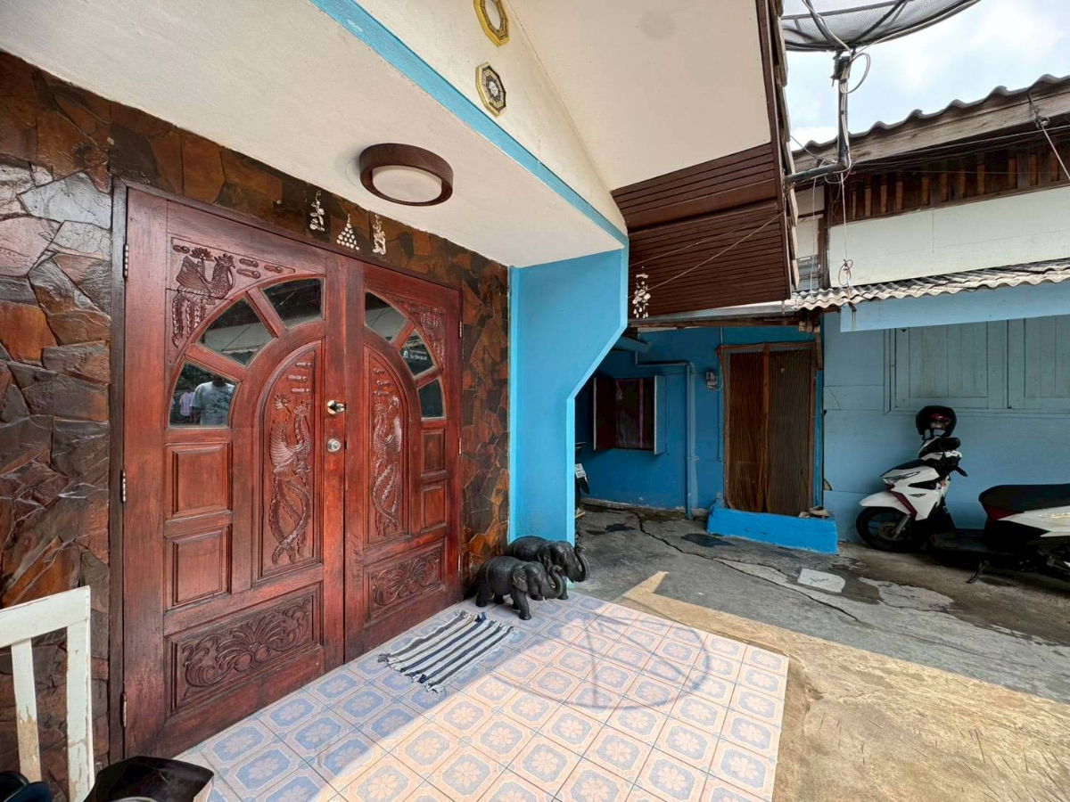 รูป ขายบ้านเดี่ยว พื้นที่เยอะ ในซอยลาดพร้าว 80 ตรงข้ามเซเว่น เหมาะกับการลงทุน (N.2013) - รูปที่ 4/17