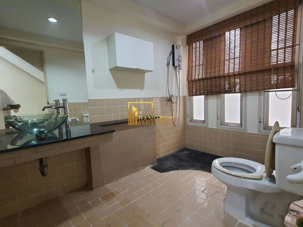 รูป Charming 3 Bedroom House With Private Garden in Ekkamai Area - BR7709SH - รูปที่ 7/24