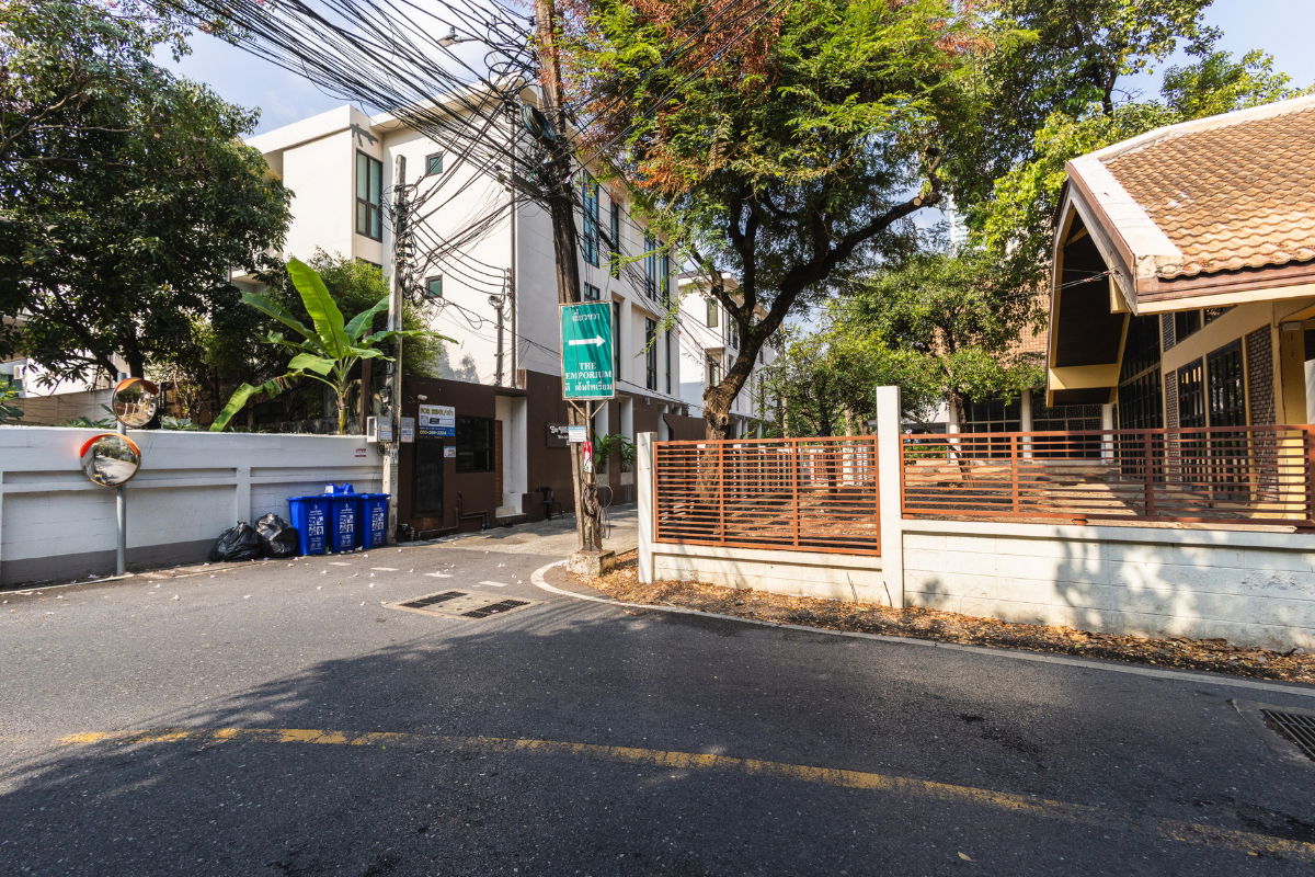 รูป ขายบ้านเดี่ยวหัวมุม ใจกลางสุขุมวิท 24 ใกล้รถไฟฟ้าพร้อมพงษ์ เอ็มโพเรียม พื้นที่ใช้สอยเยอะมาก_BL179 - รูปที่ 49/51