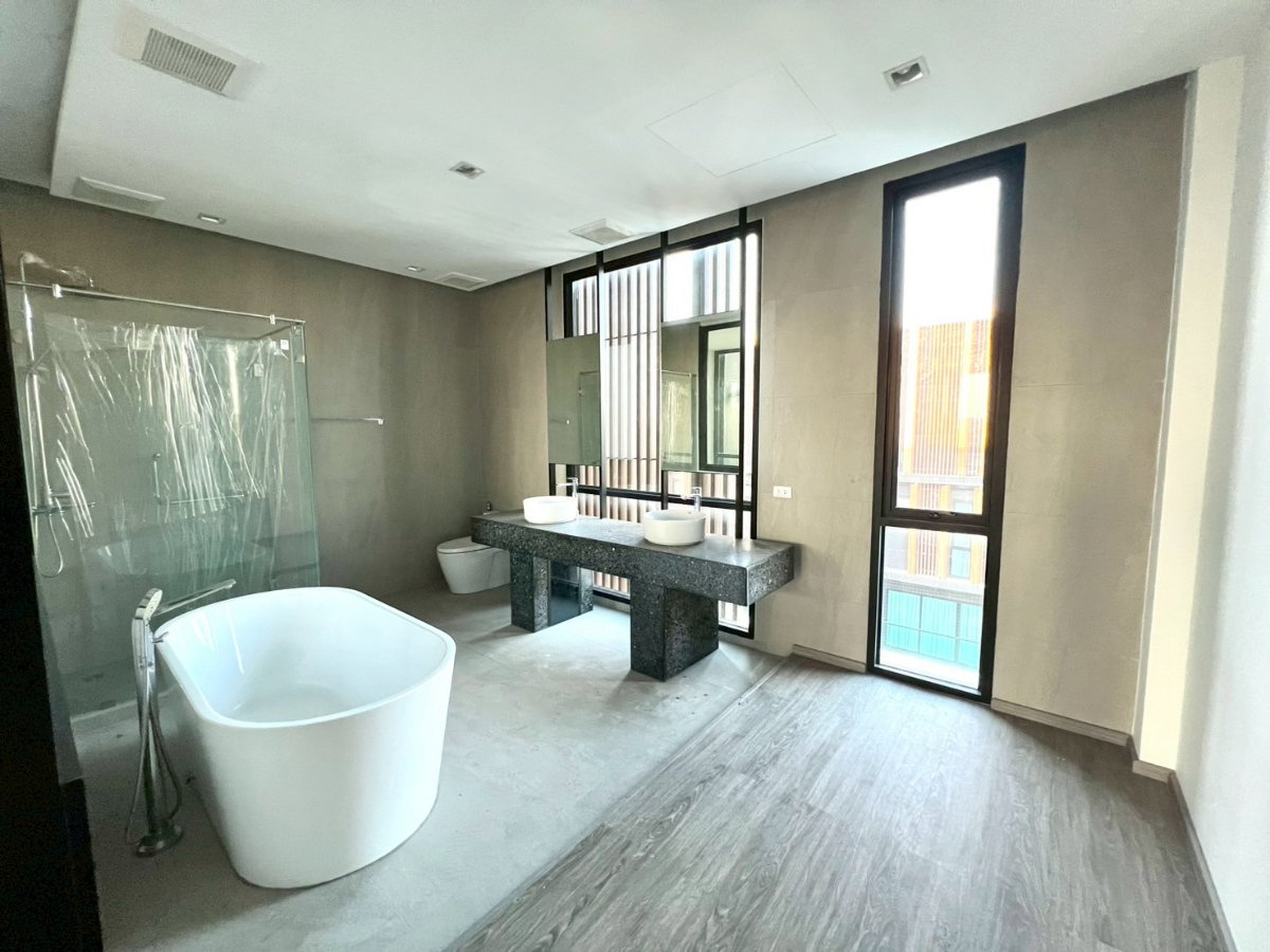 รูป [ให้เช่า] ทาวน์โฮม/โฮมออฟฟิศ 3 ชั้นครึ่ง หลังมุม Double Volume 6 เมตร📍ออเธน (Authen) ลาดพร้าว-นาคนิวาส📍ใกล้ Central Eastville  - รูปที่ 14/16