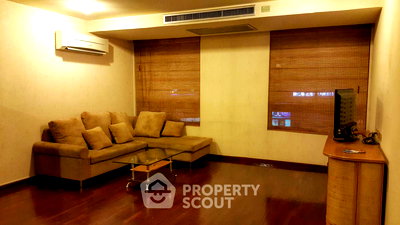 Condos for rent Chatuchak : 2-BR Condo at Elephant Tower near BTS Ratchayothin (ID 2700561)