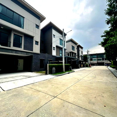 Home office for rent Boonthavorn Kaset Navamin : 🏡✨ Luxury 3-Storey House for Rent in Ramintra Area, Near Pink Line MRT – Corner Unit Next to the Garden with Private Atmosphere ✨🏡