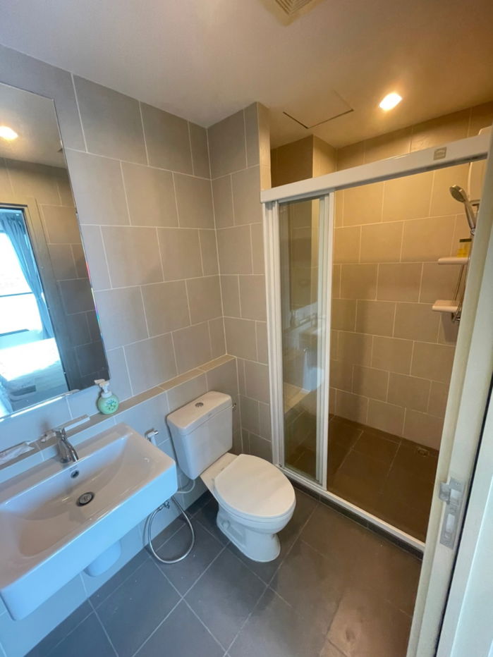 รูป ขายห้อง 26 ตร.ม. The Base พระราม 9 - รามคำแหง (The Base Rama 9 - Ramkhamhaeng) ชั้น 17 วิวสระ ทิศเหนือ ไม่โดนแดด เฟอร์ครบพร้อมอยู่ - รูปที่ 9/23