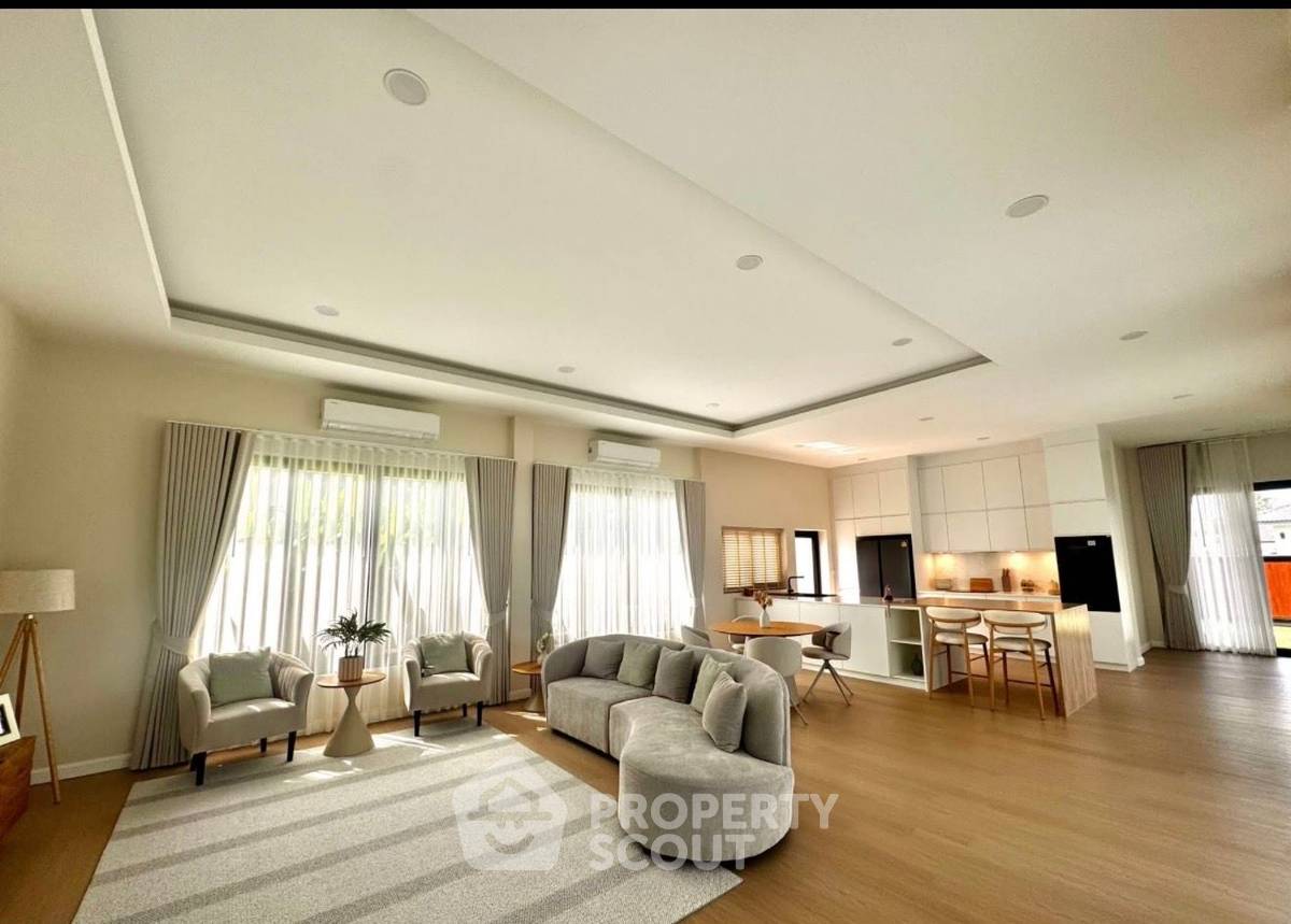 รูป วิลล่า 3-ห้องนอน ที่ หมู่บ้าน การ์เดนวิลล์ 9 ใกล้ เมืองพัทยา (ID 2702007) - รูปที่ 8/15