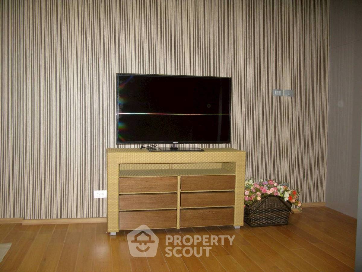 รูป คอนโด 1-ห้องนอน ที่ ไฮด์ สุขุมวิท 13 คอนโดมิเนี่ยม ใกล้ BTS นานา (ID 2701847) - รูปที่ 3/13