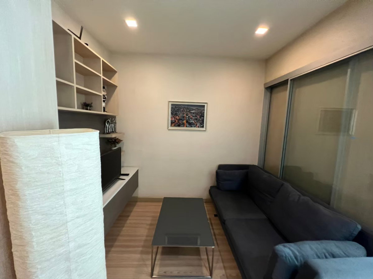 รูป 🍀ให้เช่า : สกาย วอล์ค เรสซิเดนซ์. 39.8ตรม. เฟอร์นิเจอร์ เครื่องใช้ไฟฟ้าครบ  17,000บ./เดือน Line id: 2424yusuke - รูปที่ 4/10