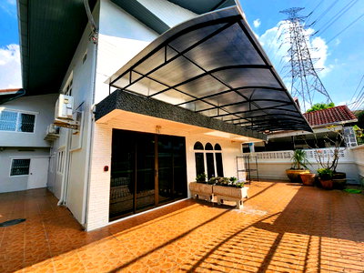 เช่าบ้านเดี่ยว โกลเด้น เพลส พระราม 9 : 🏡✨ ให้เช่าบ้านเดี่ยว รีโนเวทใหม่ ย่านห้วยขวาง ทำเลดี ใกล้แหล่งไลฟ์สไตล์ ✨🏡