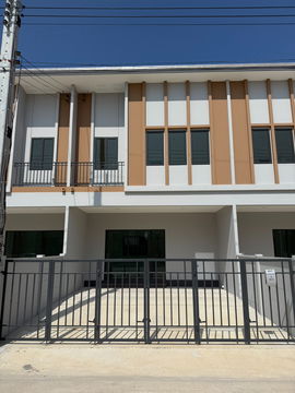 ผ่อนถูกกว่าเช่า ทาวน์โฮมหลังใหญ่ หน้ากว้าง เพียง 2.3 ลบ