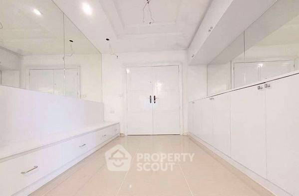 รูป คอนโด 3-ห้องนอน ที่ เพรสซิเดนท์ ปาร์ค คอนโดมิเนี่ยม ใกล้ MRT ศูนย์การประชุมแห่งชาติสิริกิติ์ (ID 993994) - รูปที่ 6/17