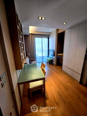 Condos for rent : High-Floor 1-BR At The Lumpini 24 Near BTS Phrom Phong (ID 2698236)