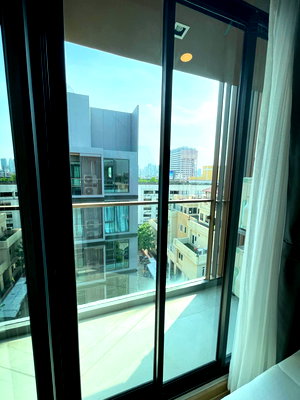 Condos for rent : 📌 For rent condo LLOYD SOONVIJAI-THONGLOR Building 1, Floor 8,1 bed room, Room size 27 sqm