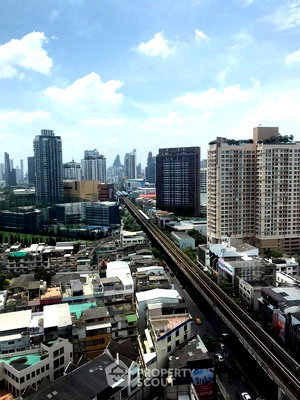 Condos for sale BTS Ekkamai : 1-BR Condo at Rhythm Sukhumvit 44/1 near BTS Phra Khanong (ID 2705546)