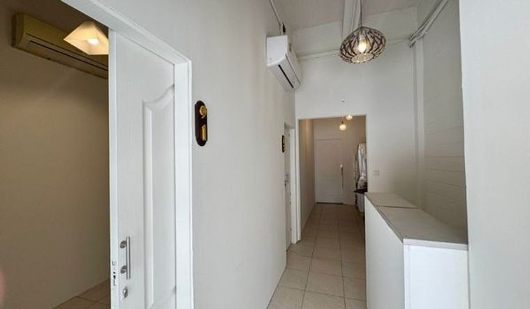 ขายโรงแรม ด่วน สุขุมวิท ซ.15  เนื้อที่ 24 ตารางวา มี 4 ห้องนอน 3 ห้องน้ำ  ใกล้ห้างเทอร์มินอล 21 