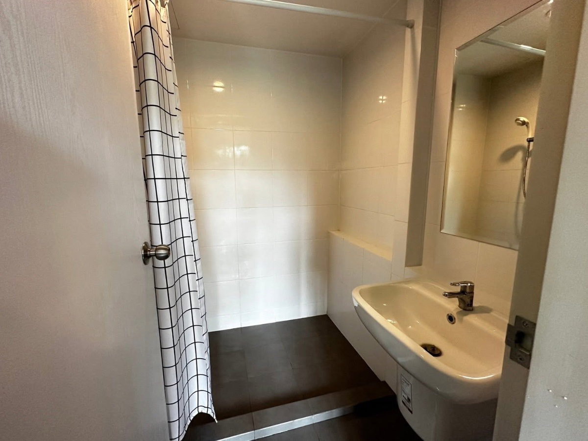 รูป * * ห้องว่างพร้อมเข้าอยู่ ว่างจริง ** Niche id Serithai - Wongwoen (นิช ไอดี เสรีไทย - วงแหวน) - รูปที่ 23/26