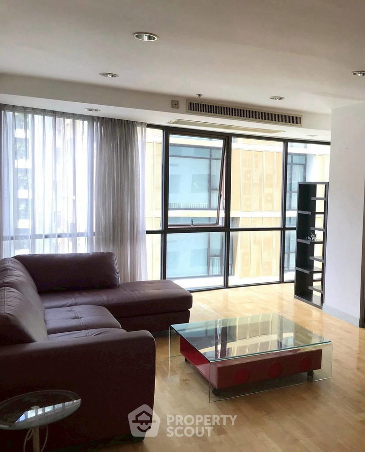 picture 2-BR Condo At Regent Royal Place 1, 18th-Floor 📍Near BTS Ratchadamri (ID 2704898) - 1/7