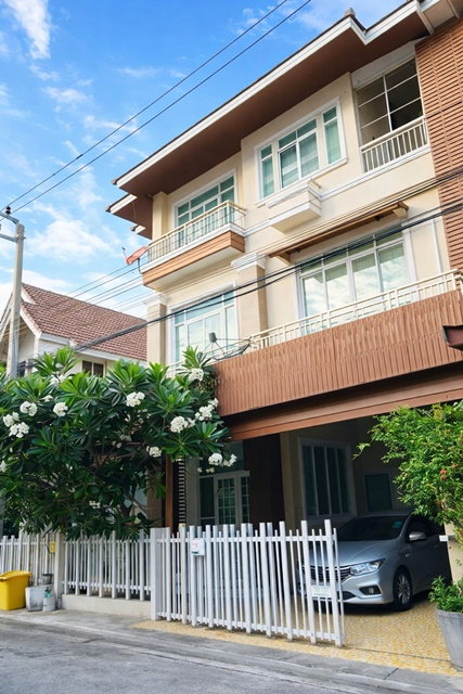 รูป BTS ปุณณวิถี 1.9 กม. บ้าน 3 ชั้น 5 นอน 5 น้ำ 350 ตร.ม.พร้อมเฟอร์ฯครบ ทำเลสุขุมวิท 101 แยก - อ่อนนุช 44 1.7 กม. - รูปที่ 1/8