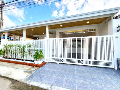 Townhouses for sale Chonburi : Raviporn City Home Village – 3 Bedrooms House for Sale 