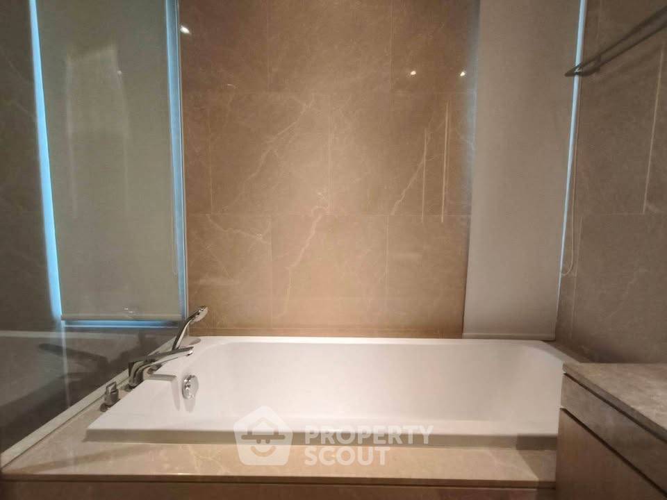 picture 2-BR 102 Sqm At Magnolias Waterfront Residences, BTS Saphan Taksin (ID 2658558) - 8/9