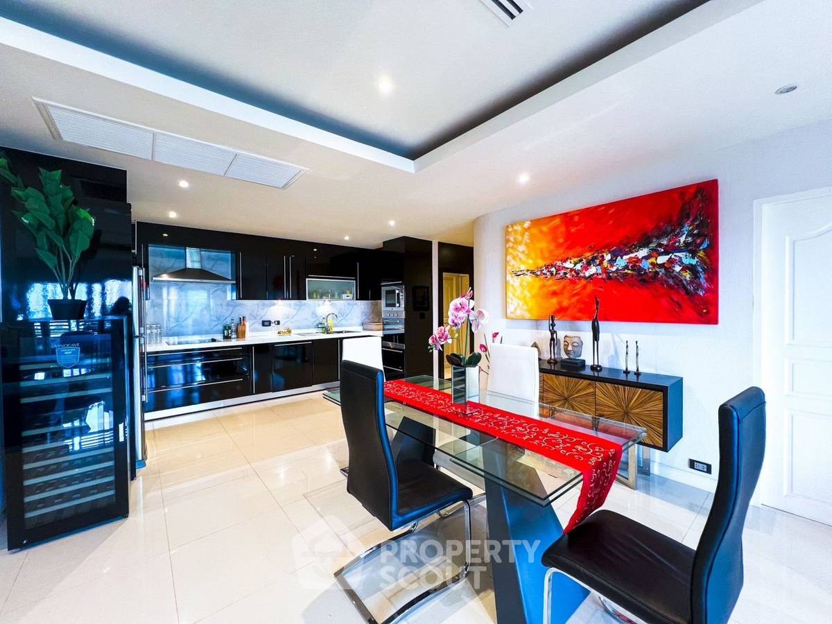 picture 2-BR Condo at VN Residence 2 close to Phratamnak (ID 2159426) - 5/15